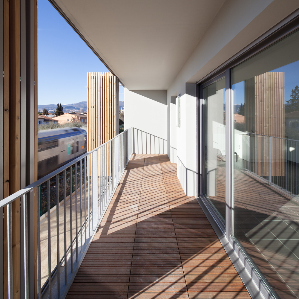 融合绿意的法国 Mouans·Sartou· 社会住宅与商铺设计-29