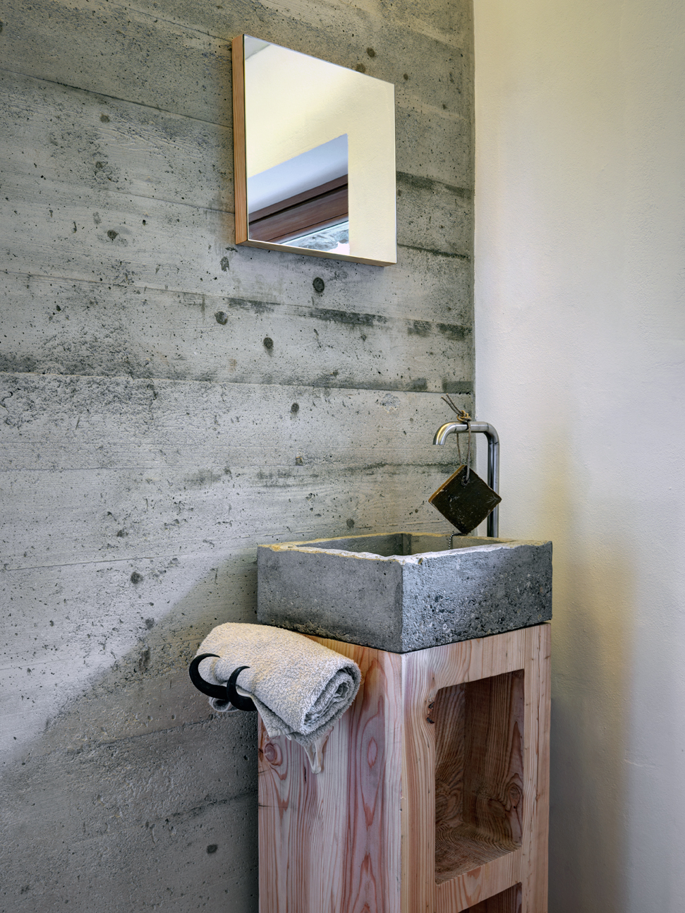 山地住宅“Casa VI”融入自然，现代与传统结合-35