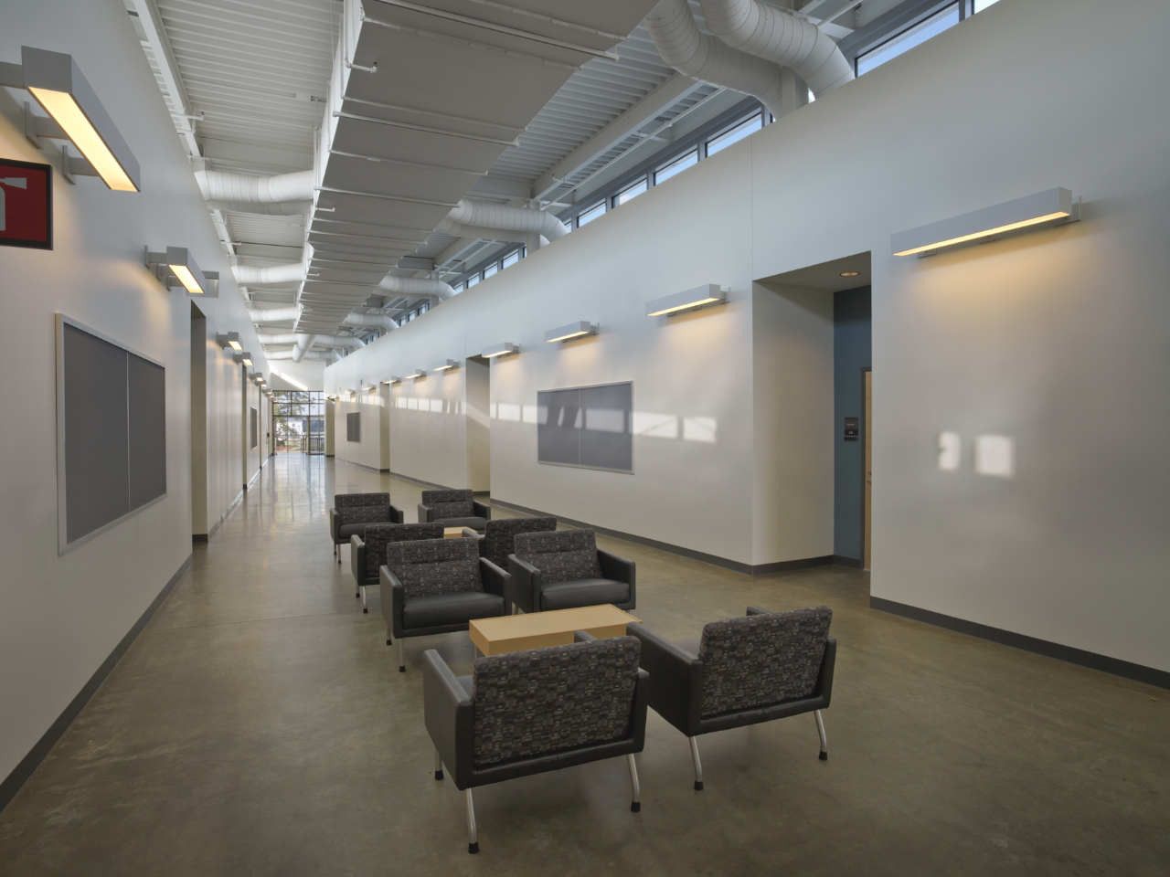 湖畔独立校园，集学习休闲于一体的 Waubonsee Community College Plano Classroom Building-49