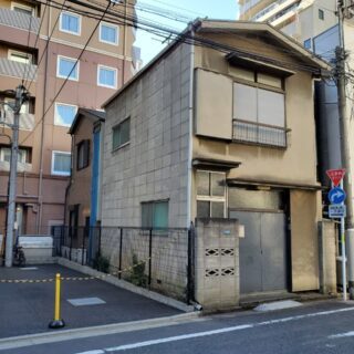 新宿の家 隙間の光明丨日本京都丨キトキノアーキテクチャ(小林玲子)-6