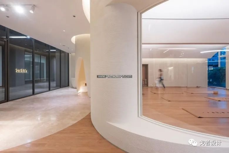 瑜伽馆的温馨互动空间丨Surapak Intrakul,Atitaya Taratai-25