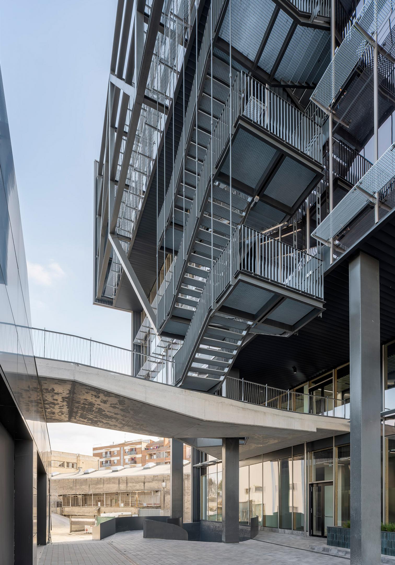 西班牙 Sant Cugat del Vallès 节能办公楼设计丨西班牙巴塞罗那丨Manuel Bailo 和 Rosa Rull-20