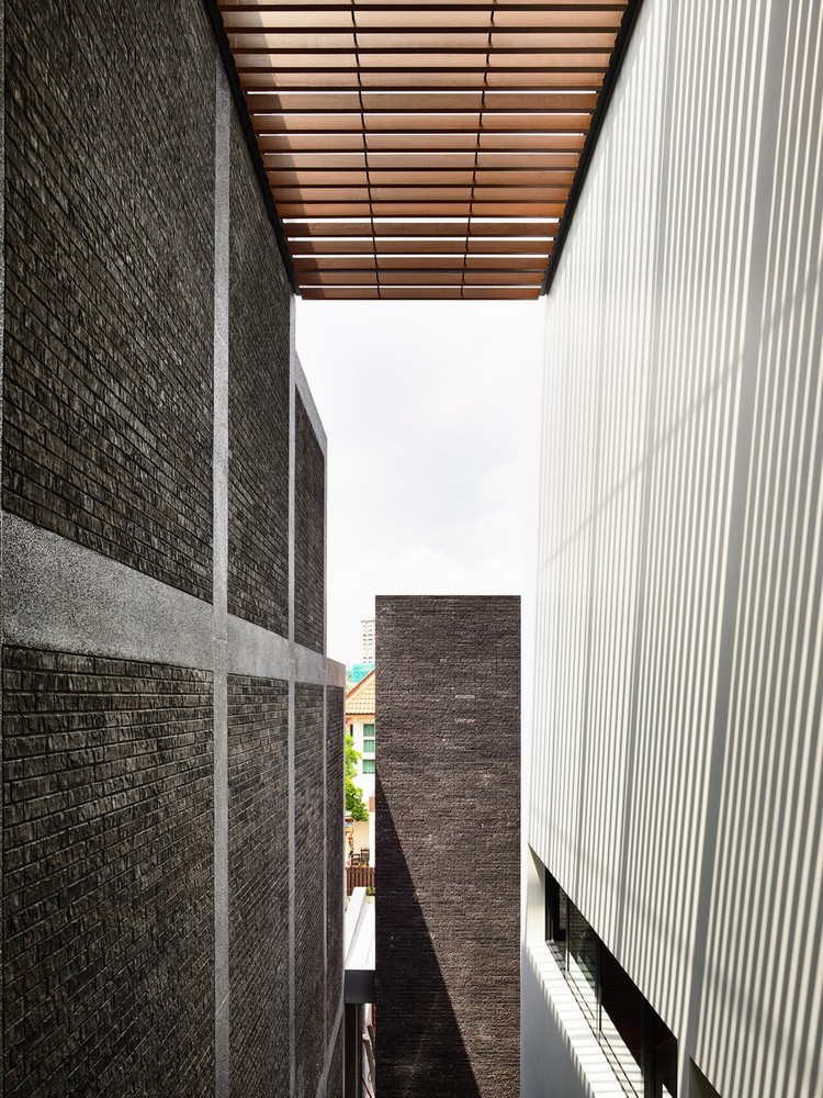 半独立墙之间的空间-32