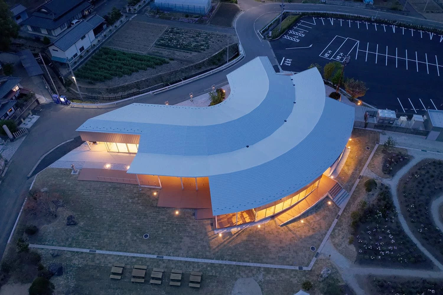 KANAHEBISUI Shrine Gaien SandoTerrace-34