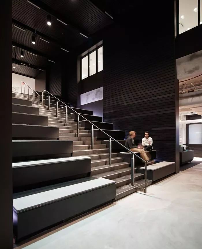 纽约历史建筑中的现代沙龙式办公室-10