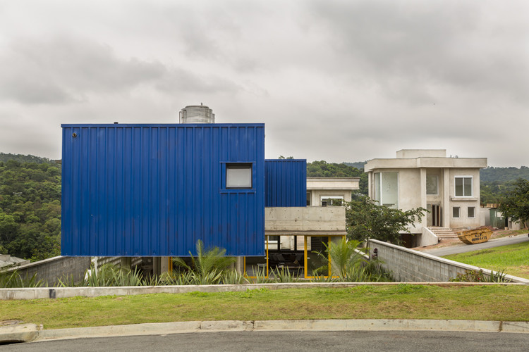 巴西 Itahyê住宅 | 分层设计，通风与隐私兼顾-2