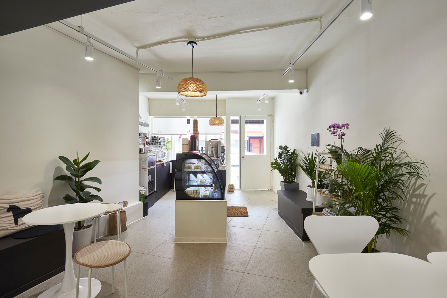 19 平米小空间，韩国设计师的惊艳咖啡厅设计-12