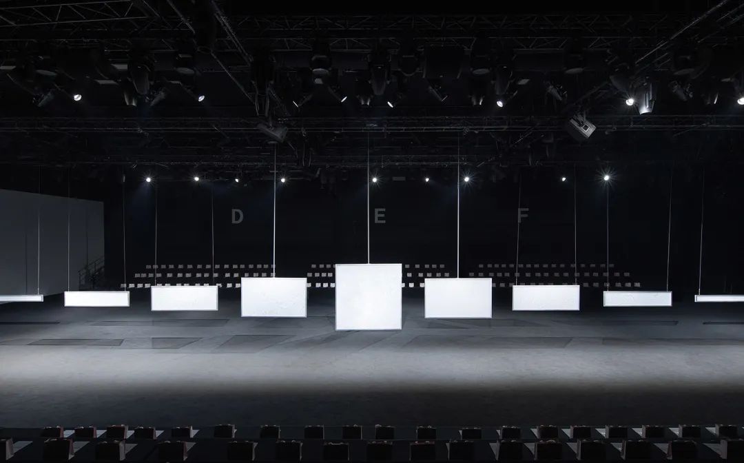 诗意的切割空间·上海时装周秀场设计丨中国上海丨好似飞行-32