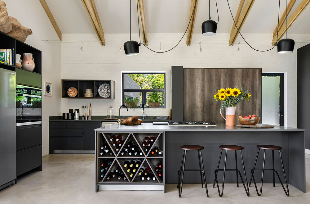 南非绿意盎然现代别墅，室内外对比打造舒适空间-6