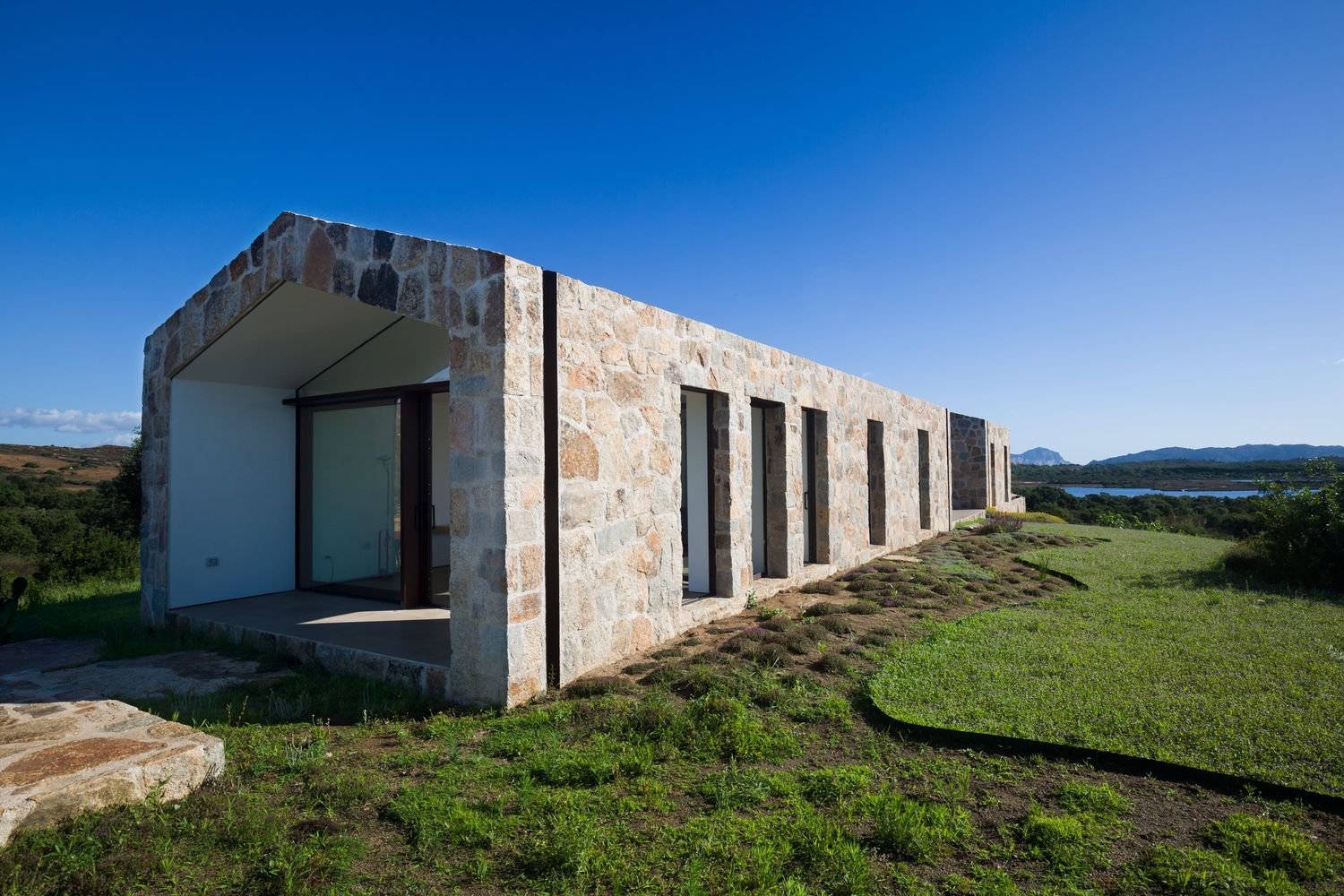 撒丁岛石屋的现代诠释-41