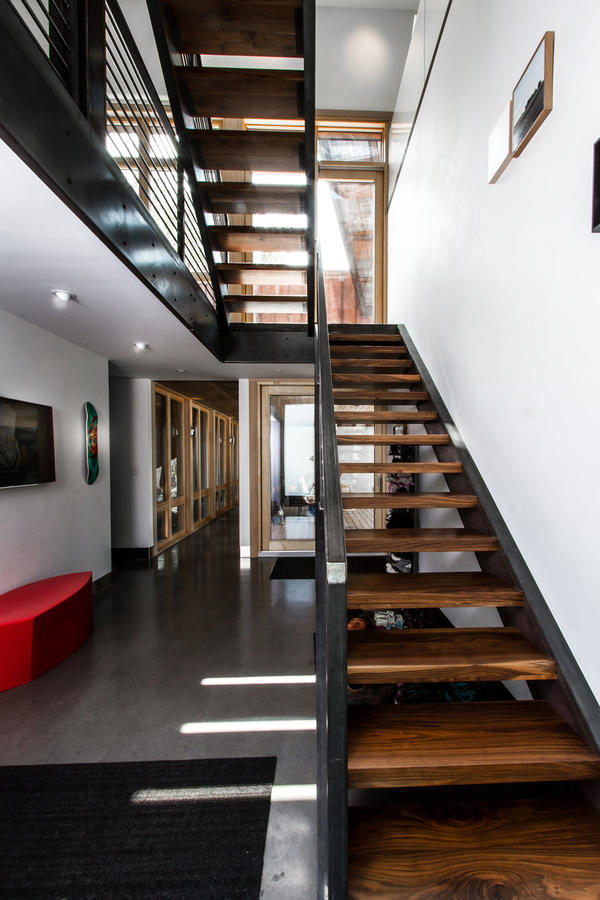 蒙大纳环保住宅 | 钢木玻璃打造的可持续美景之家-29