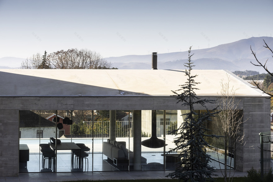 House in Vila Real / AZO. Sequeira Arquitectos Associados-23