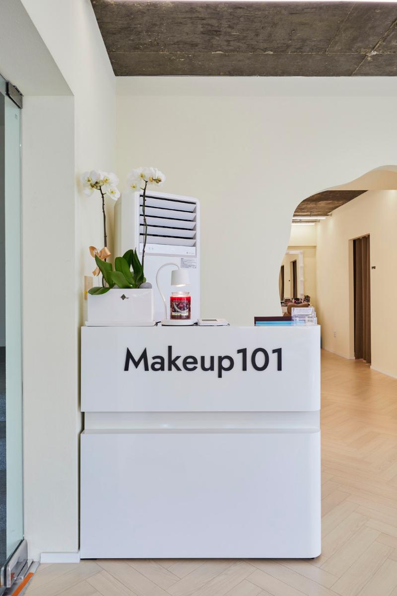 简约 20 坪美妆店设计-12