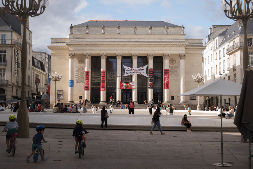 Versus Installation / TITAN-19