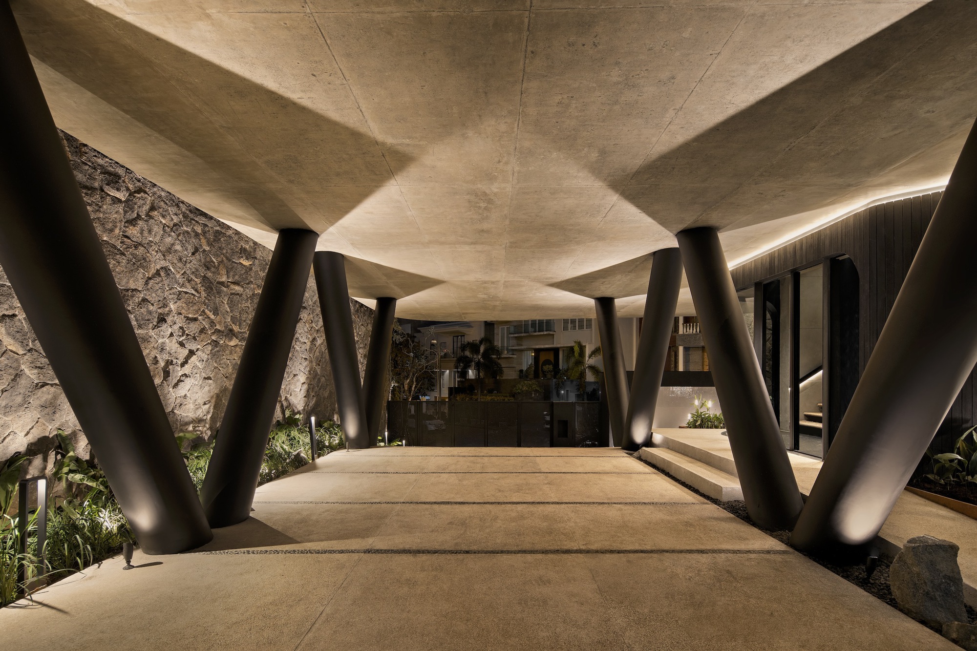 V 形高脚屋丨印度丨KThengono Design Studio-30