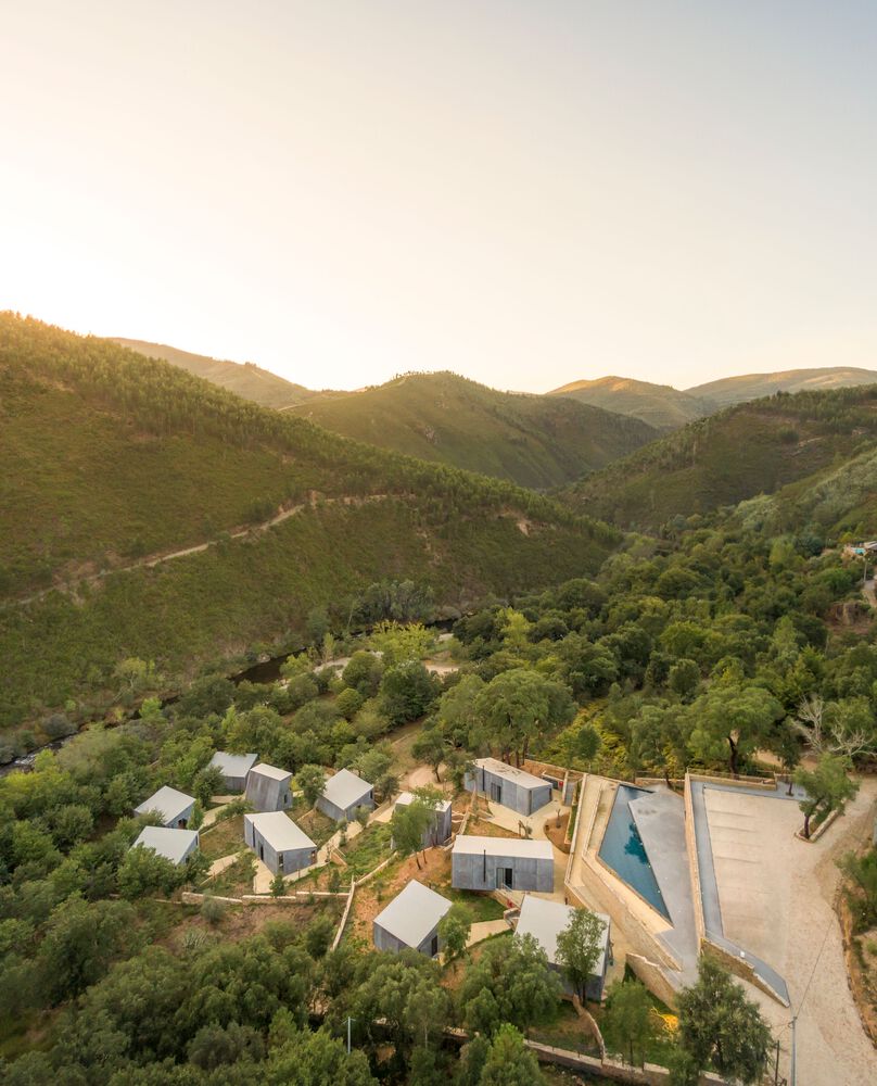 葡萄牙 Alvarenga 森林中的模块化小屋群丨SUMMARY-41