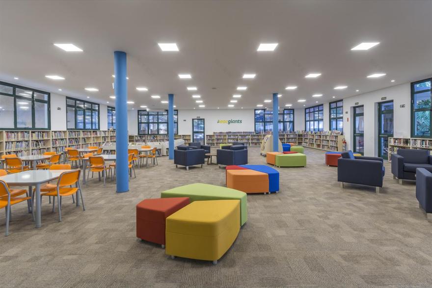 巴西 Campinas 美国学校图书馆 共享学习空间设计-13