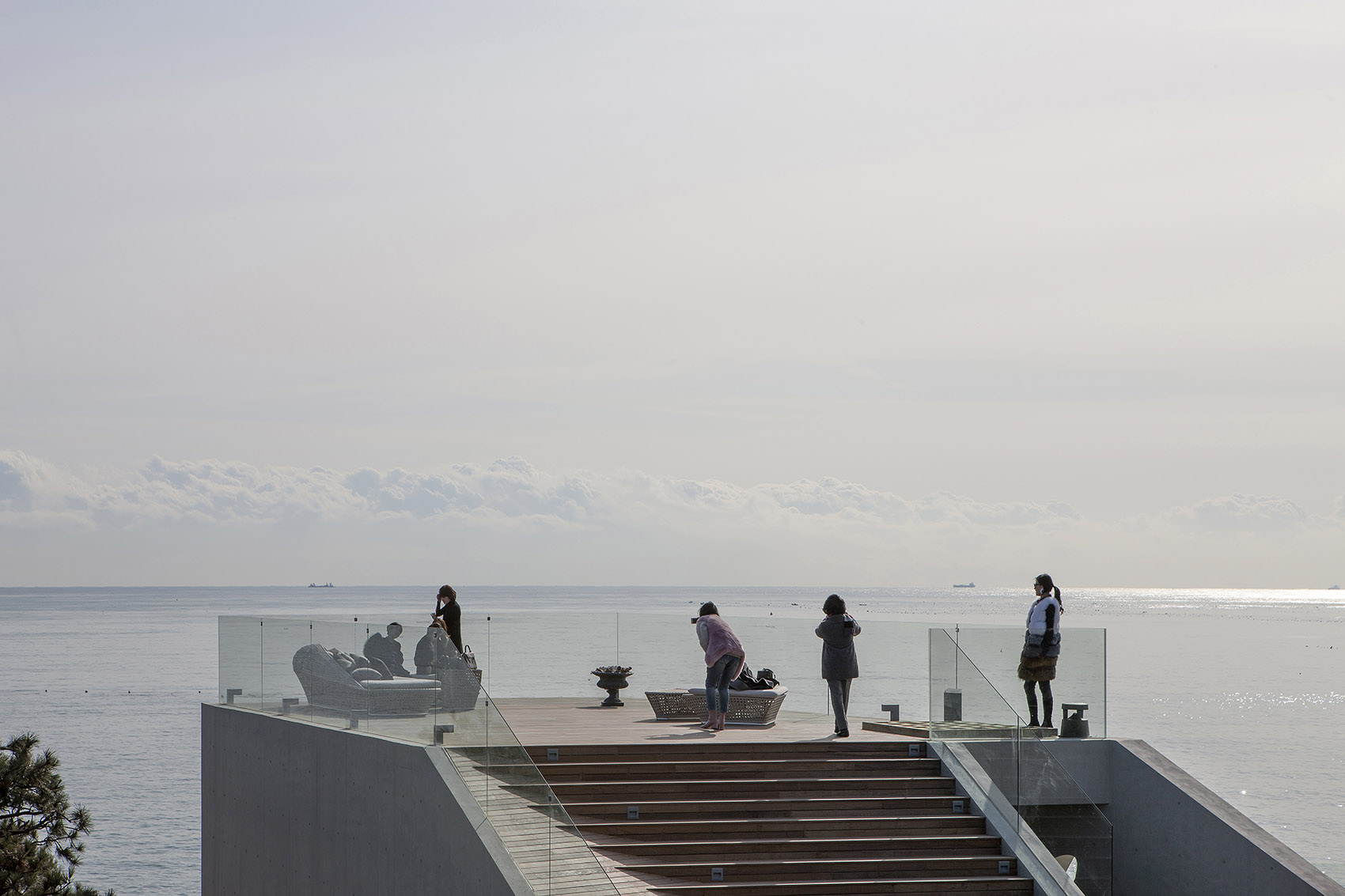 韩国WAVEON海边咖啡厅 / Heesoo Kwak-33