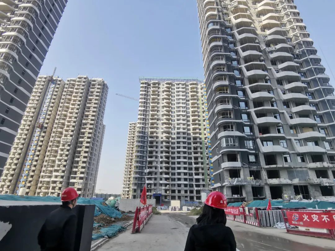 郑州瀚海尔湾住宅与西亚斯科技产业园施工现场直击-3