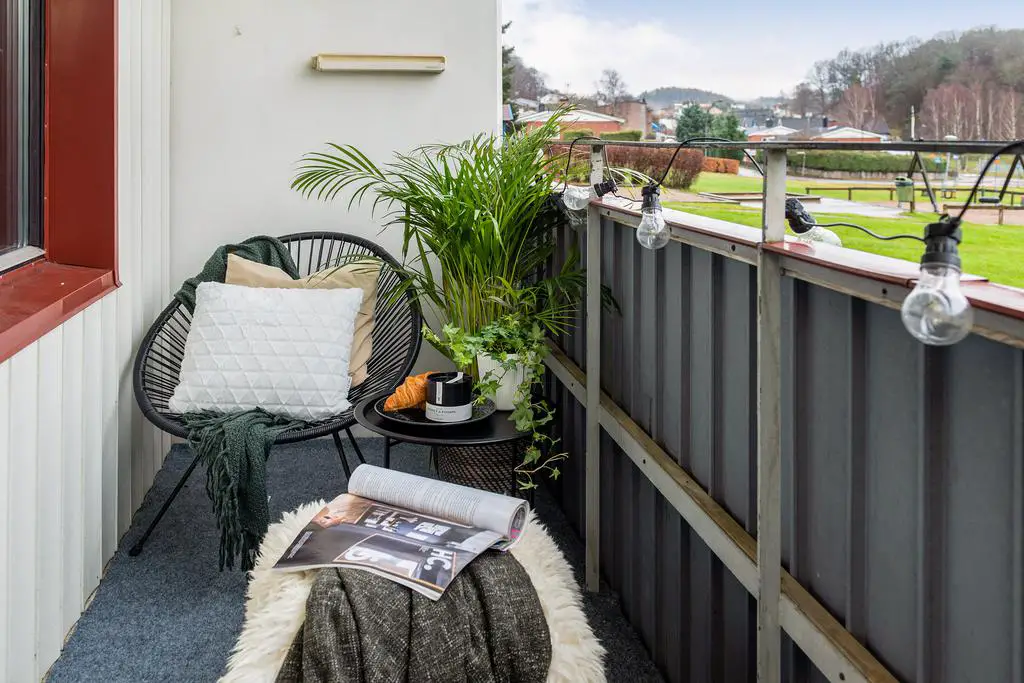 黑白经典公寓设计，墙纸打造个性空间-10