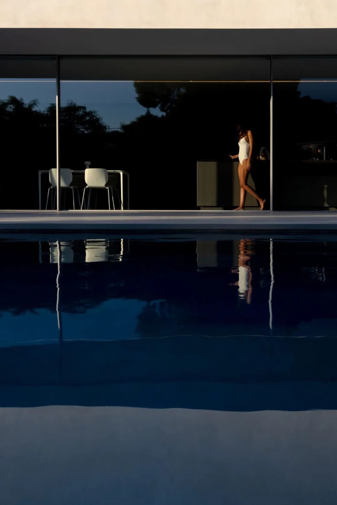 西班牙巴伦西亚“寂静之屋” | 半埋入式极简美学-30