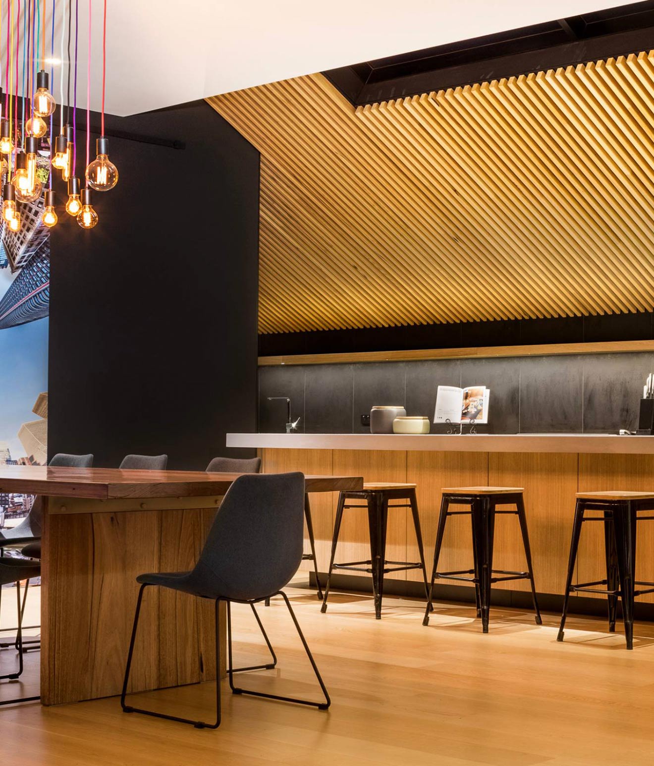 Luna Place - Contemporary Mid-Century New Build-28