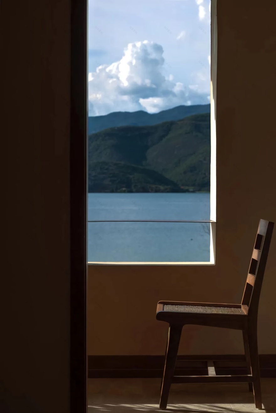 泸沽湖秋山酒店丨(YID)成都易禾上品室内装饰设计有限公司-14