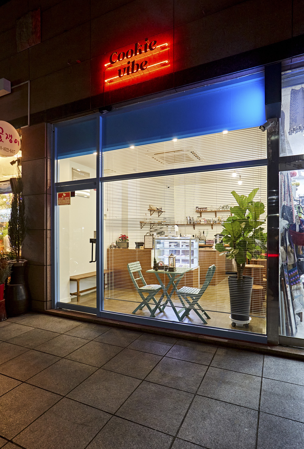 极简风 7 坪咖啡店，小巧精致的空间艺术-14