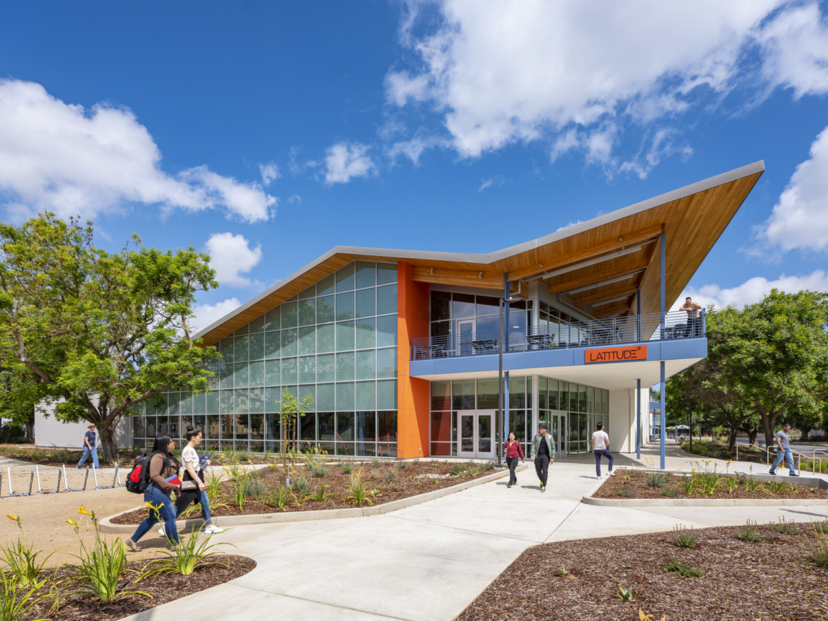 加州大学戴维斯分校阳光餐饮大厅(Latitude Dining Commons)-8