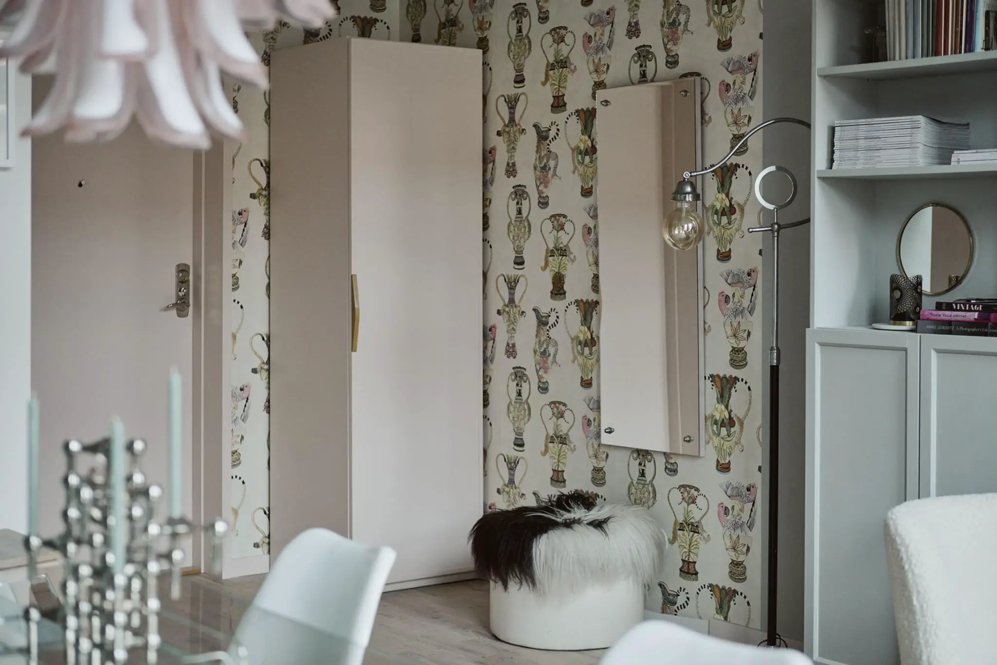 瑞典 47m2 色彩鲜艳的复式公寓设计-4