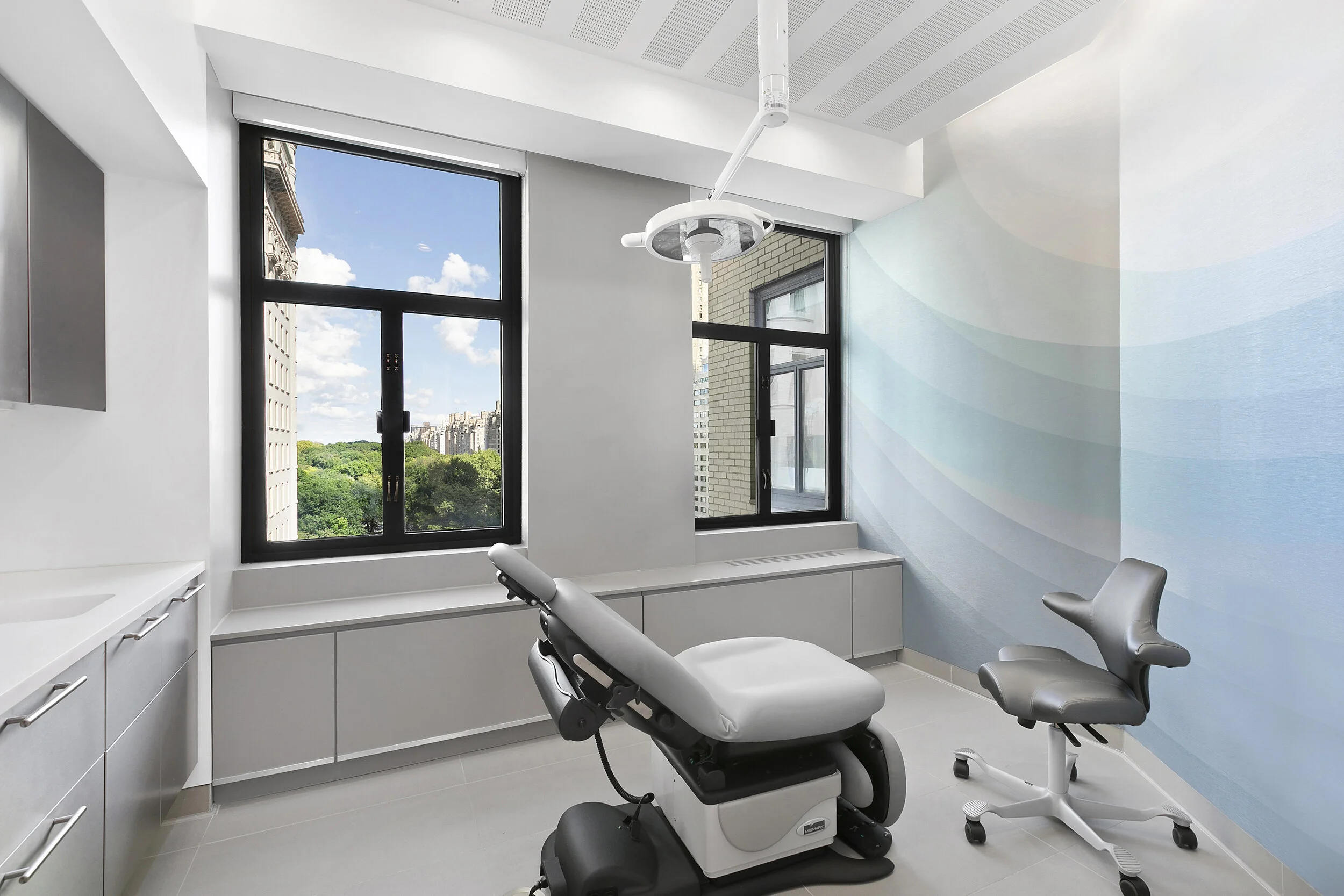 公园景观皮肤科诊所（注：Dermatology常见指皮肤科相关业务场所，这里结合语境推测为诊所，若有更合适背景信息可调整） 丨studio ai architects-9