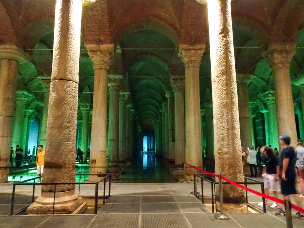 イスタンブールの地下宮殿(伊斯坦布尔的地下宫殿)丨不明-70