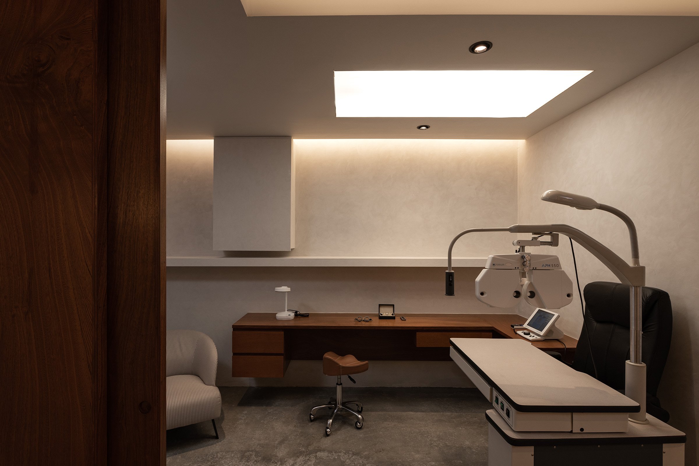 A Look Inside Maroon Optique — Design Anthology-18