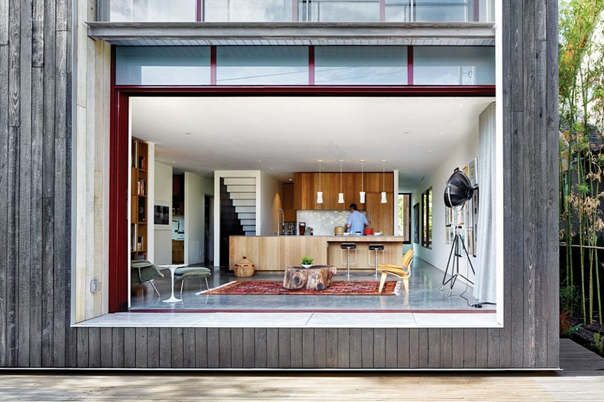 打闹;粗暴对待-26