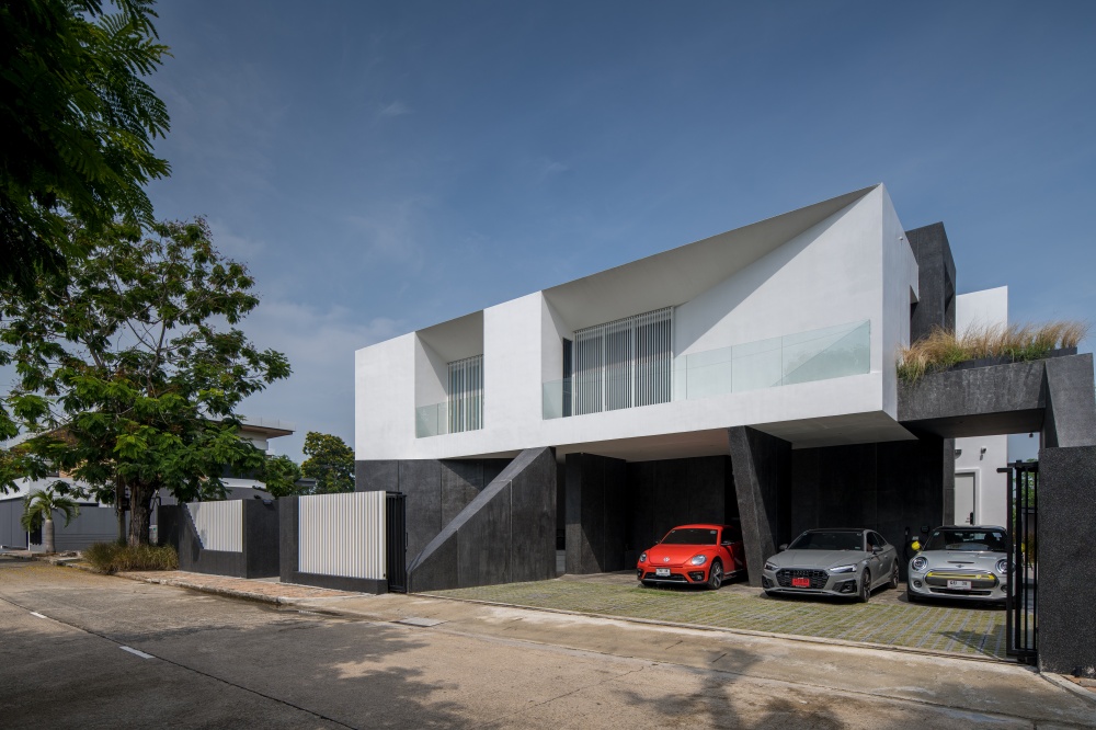 แบบบ้านสไตล์โมเดิร์น ดีไซน์สวยเด่น สำหรับผู้มองหาแบบสร้างบ้าน - บ้านและสวน-25