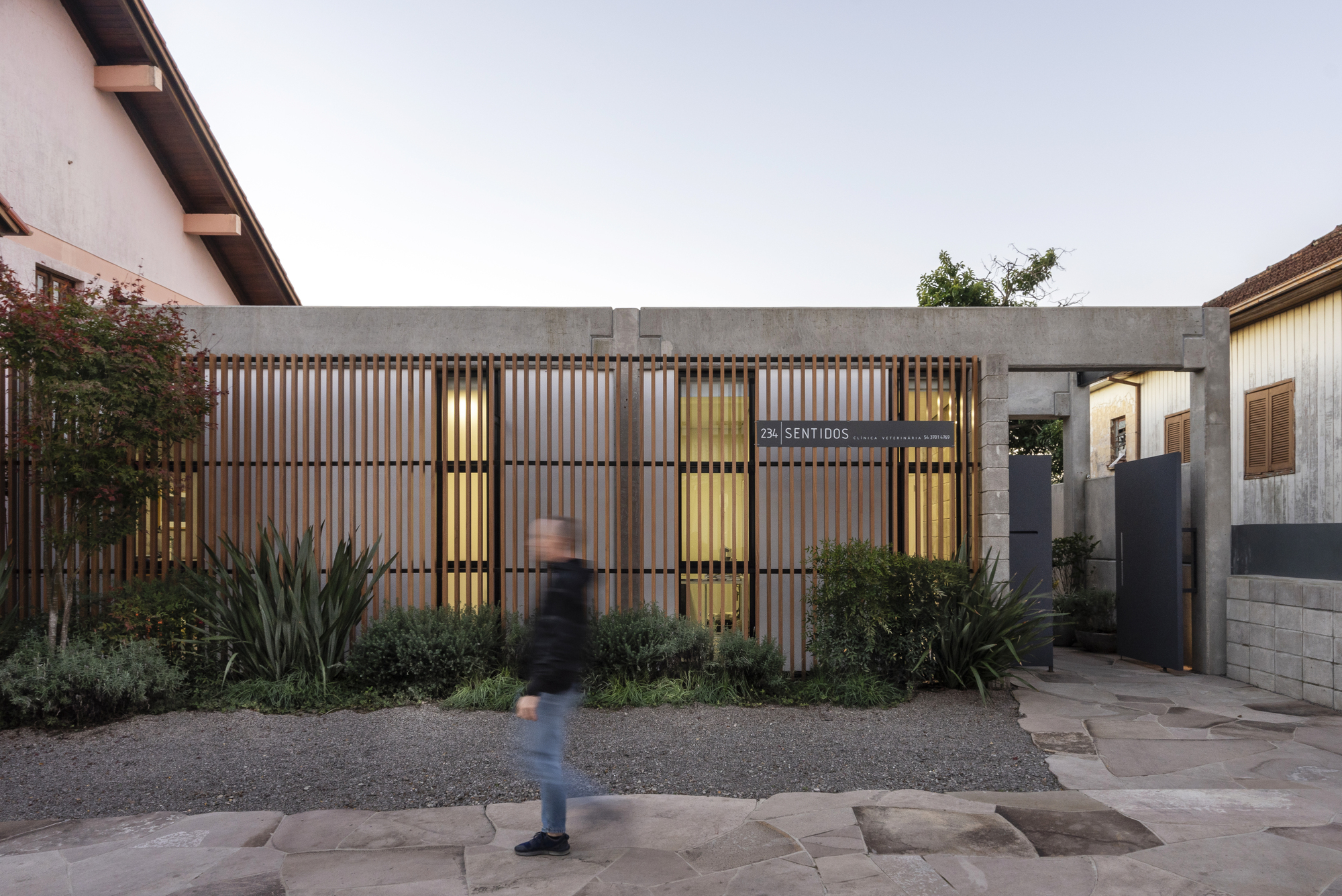 Sentidos Veterinary Clinic / OCRE arquitetura-34