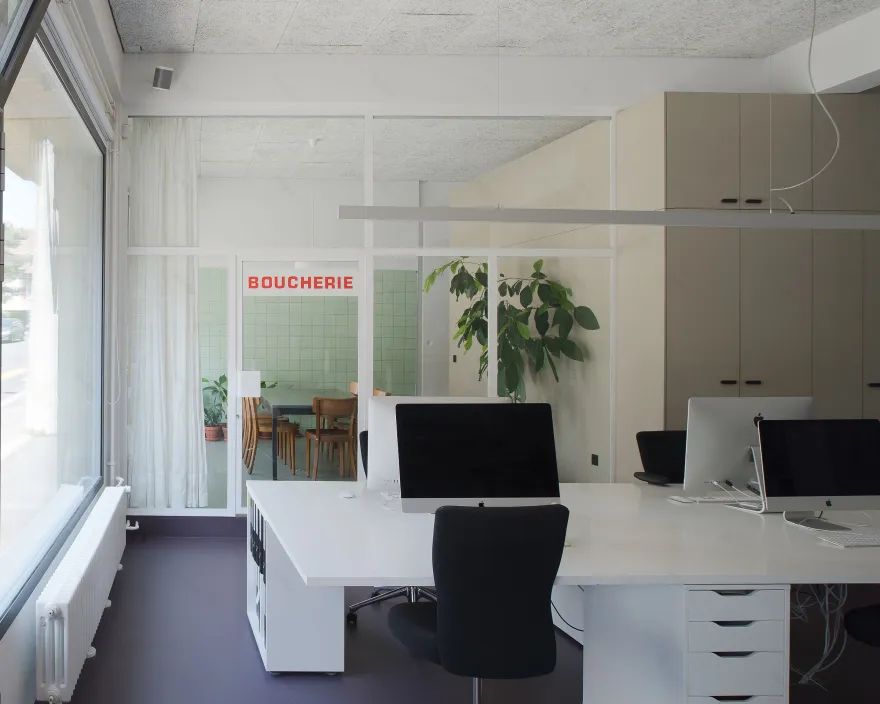 Transformation of a shop into an office space-10