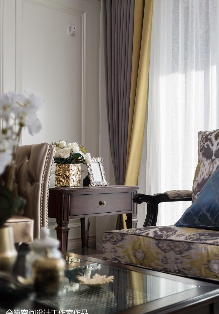 轻奢生活空间,金属质感与色彩的完美融合-8