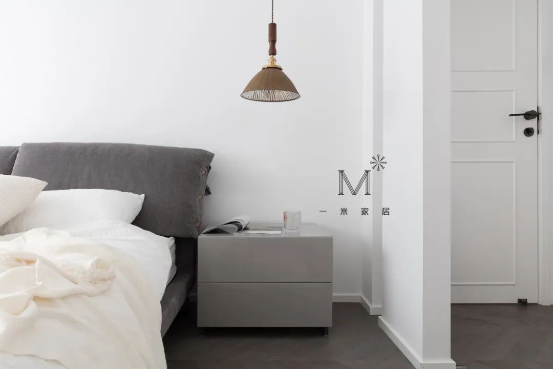 90㎡现代婚房 | “黑白灰”的纯粹浪漫-48