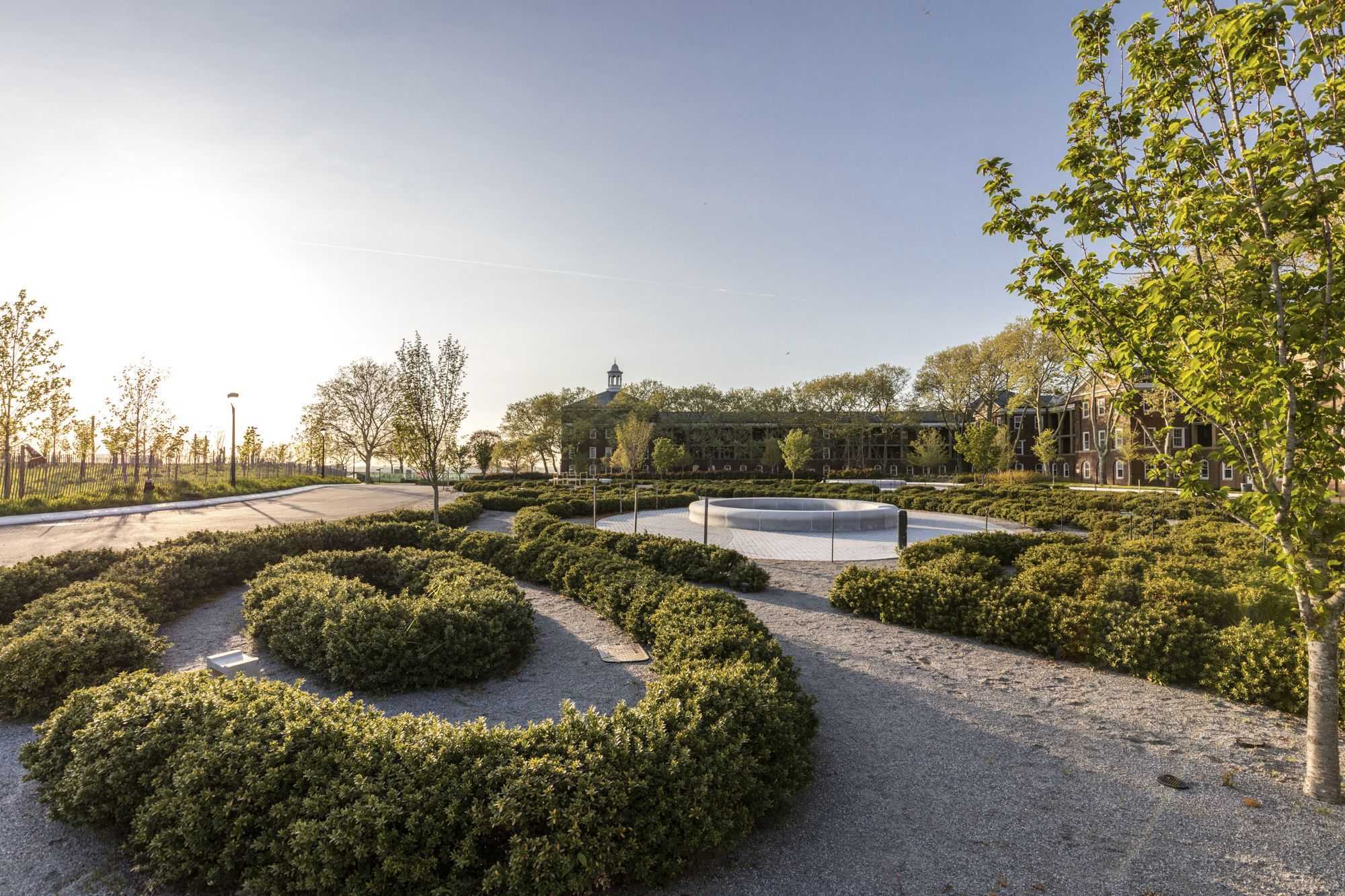 总督岛 · 二期 山丘丨美国纽约丨West8-12