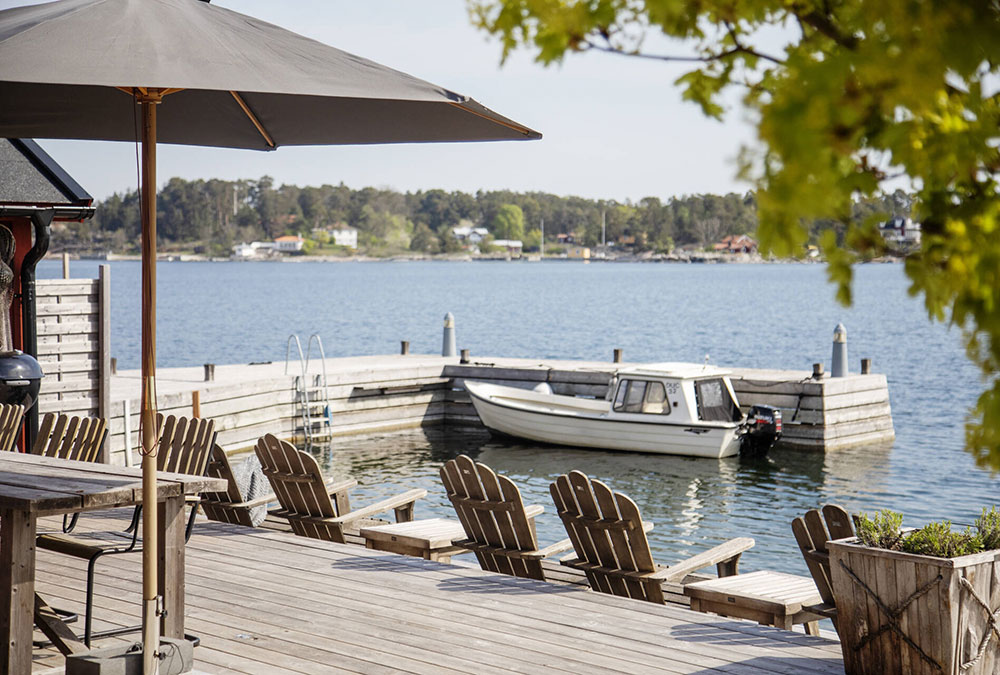 瑞典海岸小岛的工业风红色美墅-27