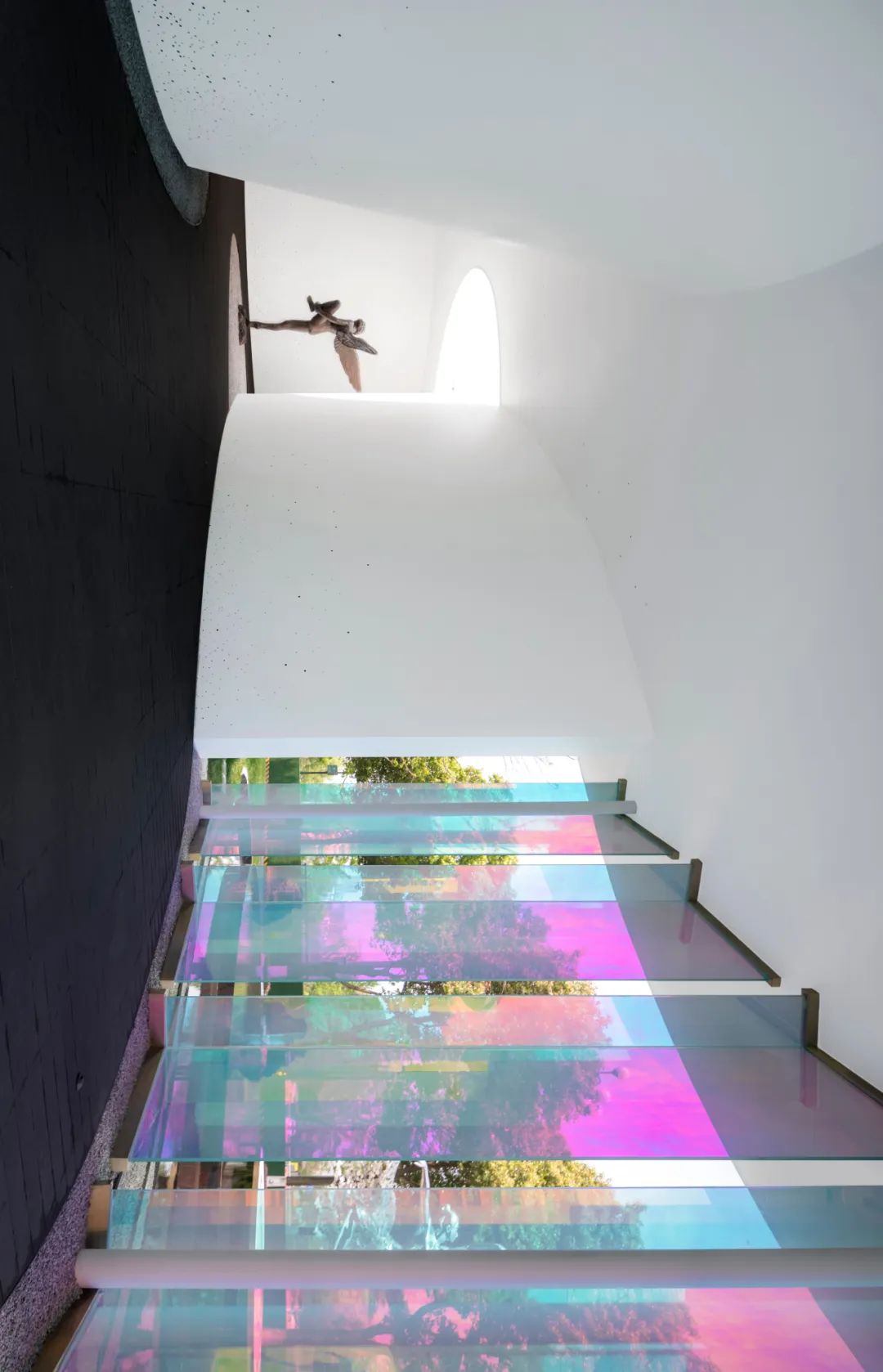 领地悦府 | 红蓝对决的景观艺术-12