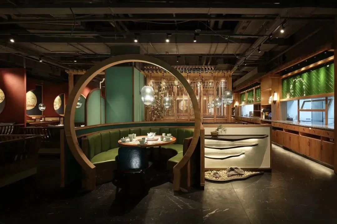 南京锦绣新中式餐厅 | 园林借景与中式色彩的完美融合-12