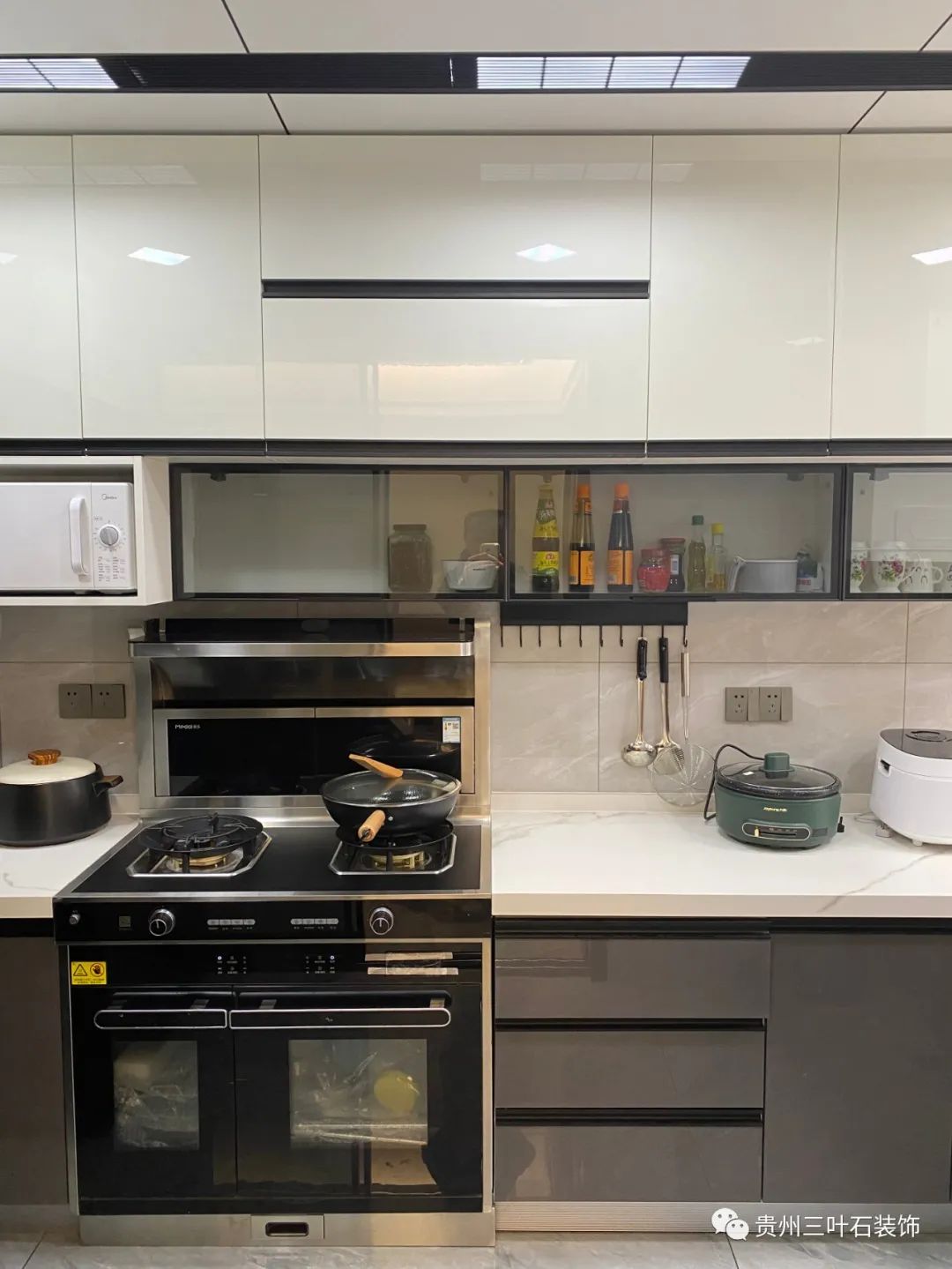 安普•翡丽云邸现代简约风豪宅设计丨三叶石装饰-17