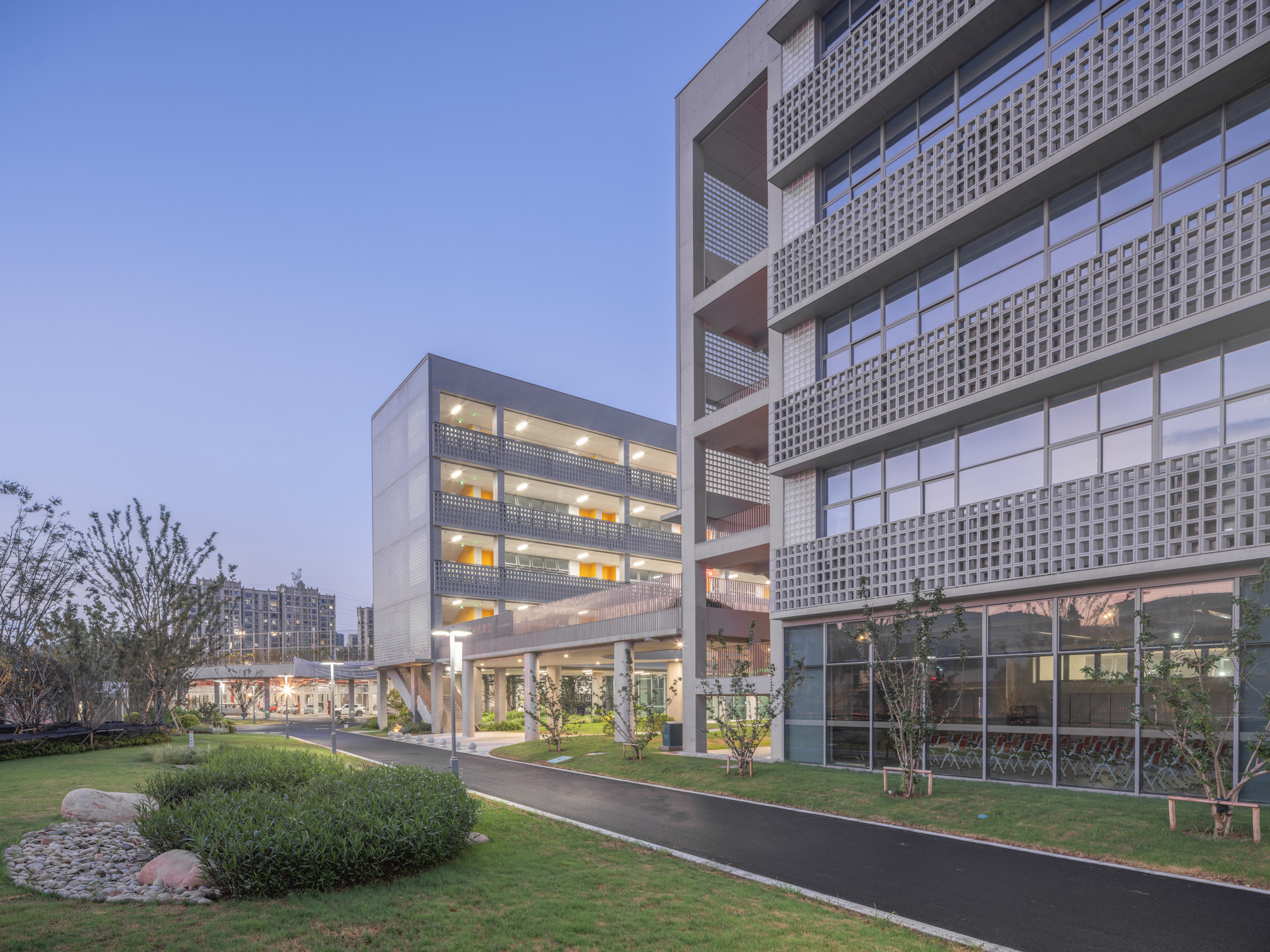 南京师范大学附属中学晓庄校区图书馆丨中国南京丨Atelier FCJZ-42