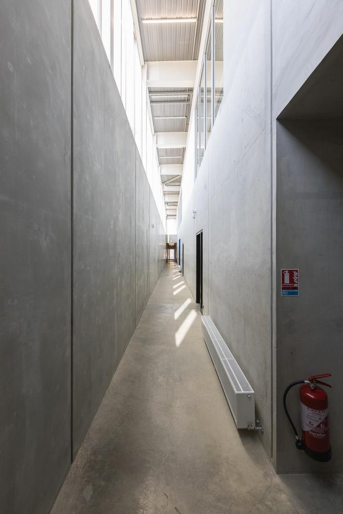 Vanille Gymnasium Raphaël Betillon et Guillaume Freyermuth Architects + CTV Architects-66