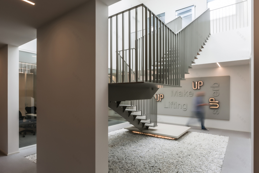 意大利 Gotha 化妆品公司总部,iarchitects 打造黑白对比的现代空间-49