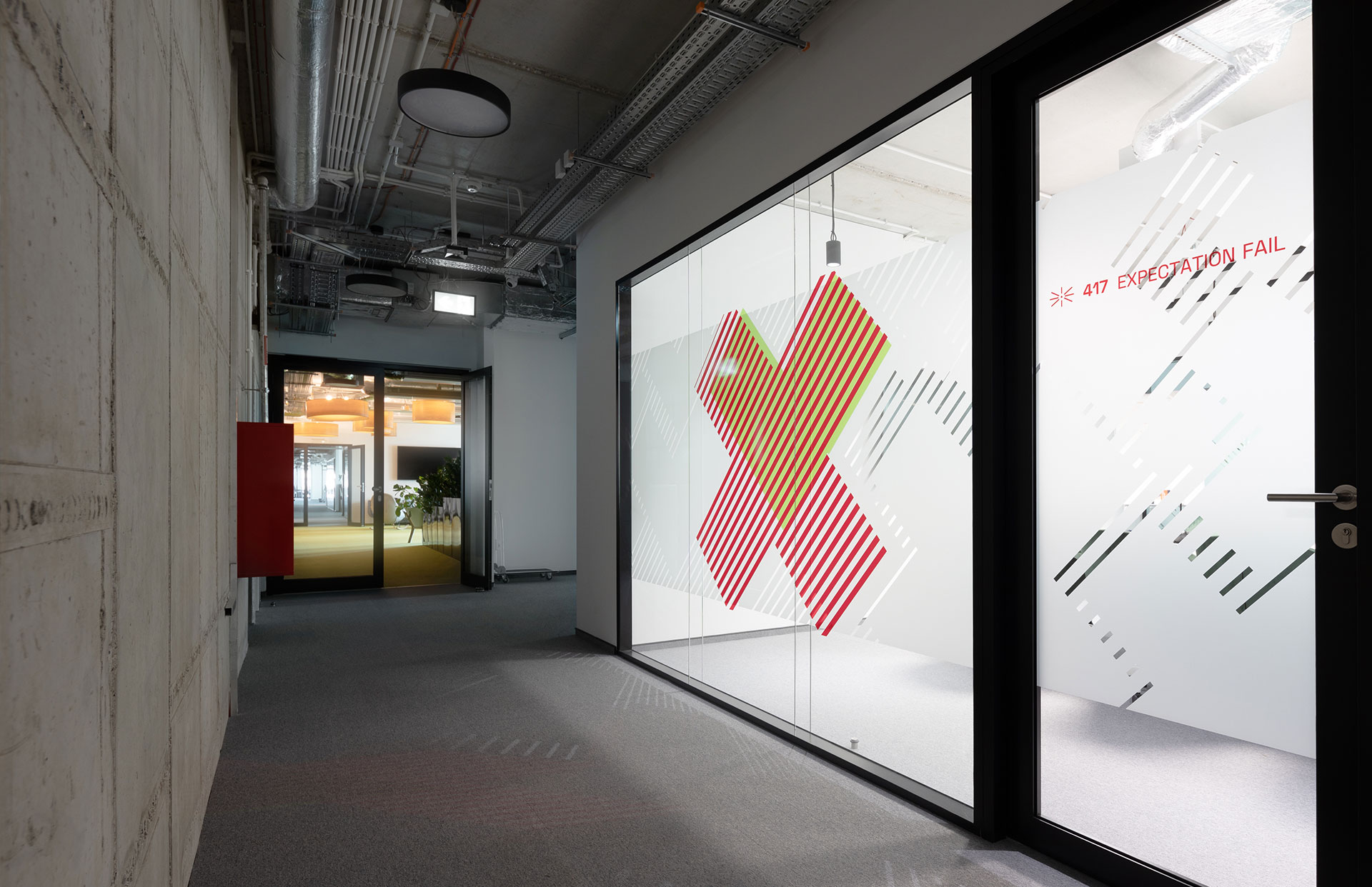 集体；合作社（考虑到其可能在不同语境中使用，集体是比较通用的译法，在经济相关语境可能是合作社 ，这里结合技术要求输出集体作为唯一结果） 丨SPYROSOFT-8