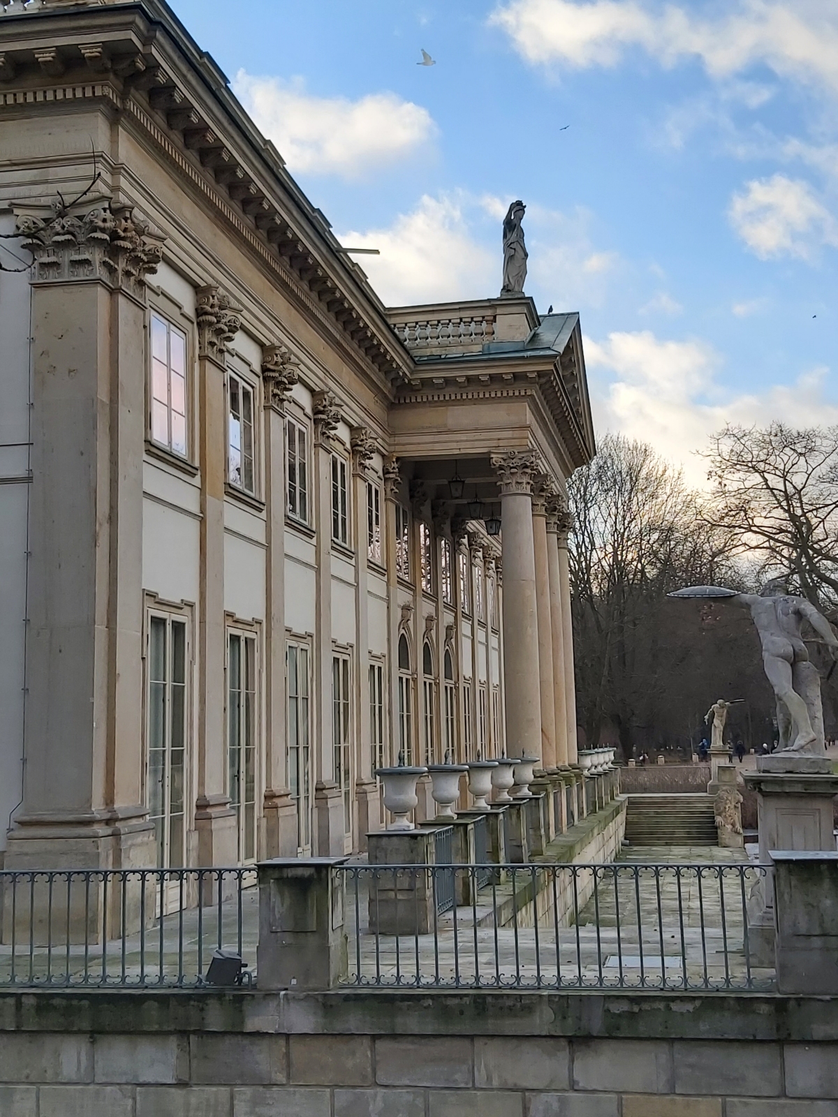 华沙皇家浴场公园内的岛屿宫丨波兰华沙丨蒂尔曼·冯·加默伦,多米尼克·梅林等-115