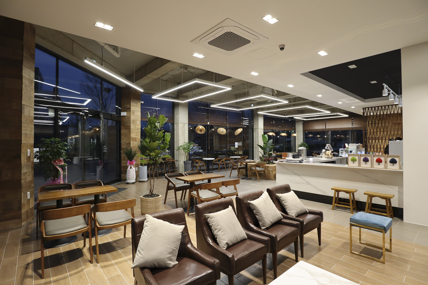 现代简约风咖啡厅 | 45 度咖啡的优雅空间-9